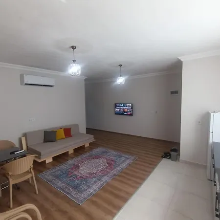 Green Hill Apartment
