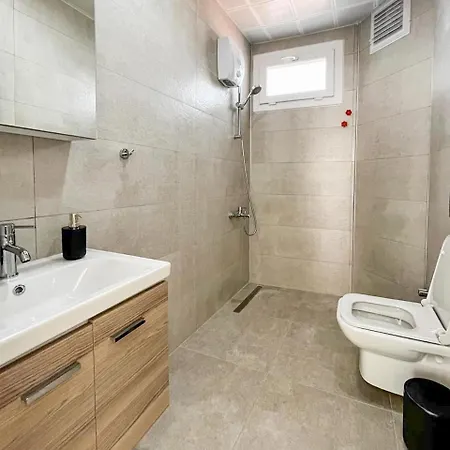 Green Hill Apartment